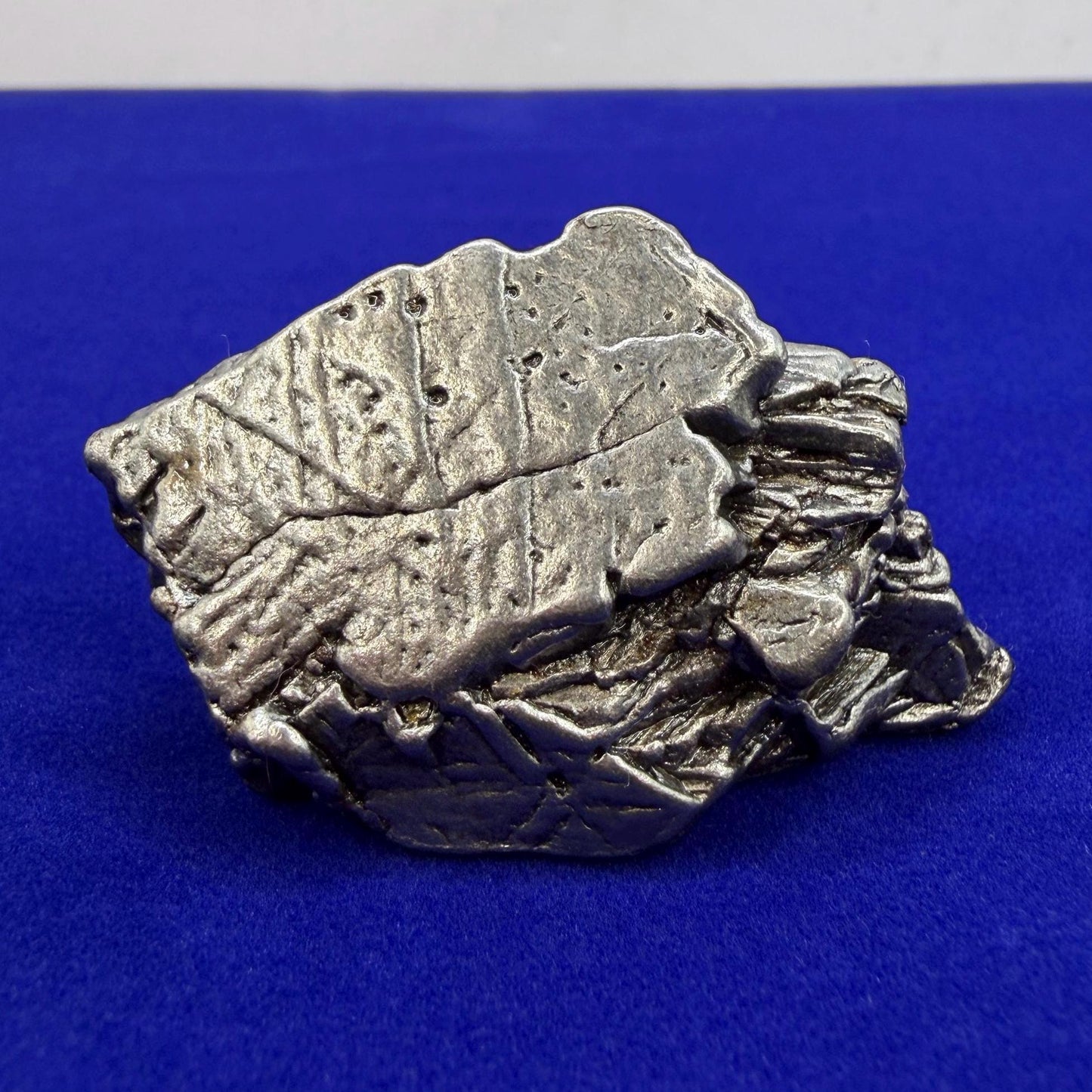 Aletai Iron-Nickel Meteorite Specimen: Widmanstätten Pattern, 55.93g